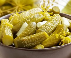 Маринованные огурцы с уксусной эссенцией