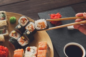 Суши и Роллы: Искусство японской кухни на вашем столе